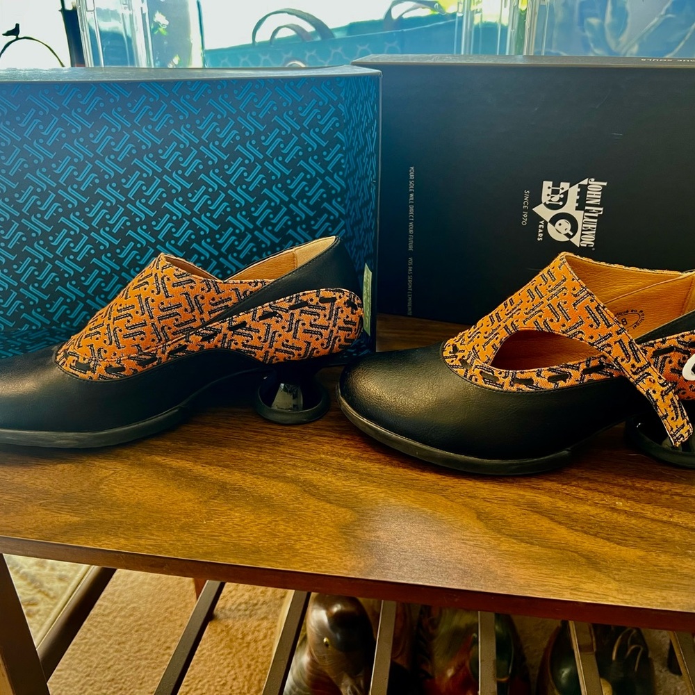 John Fluevog Achiever Vegan Shoes - Picture 3 of 7